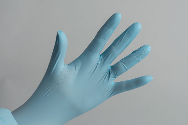 nitrile gloves for medical or industrial use